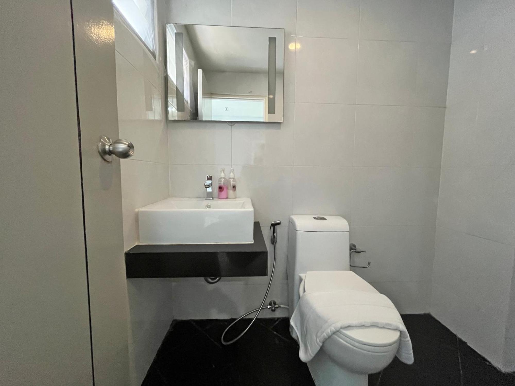 Roomquest Bangkok Don Mueang Airport Szoba fotó